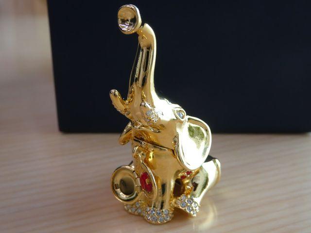 1967年から発売される、エスティローダー「＃お守り練香水」が話題に