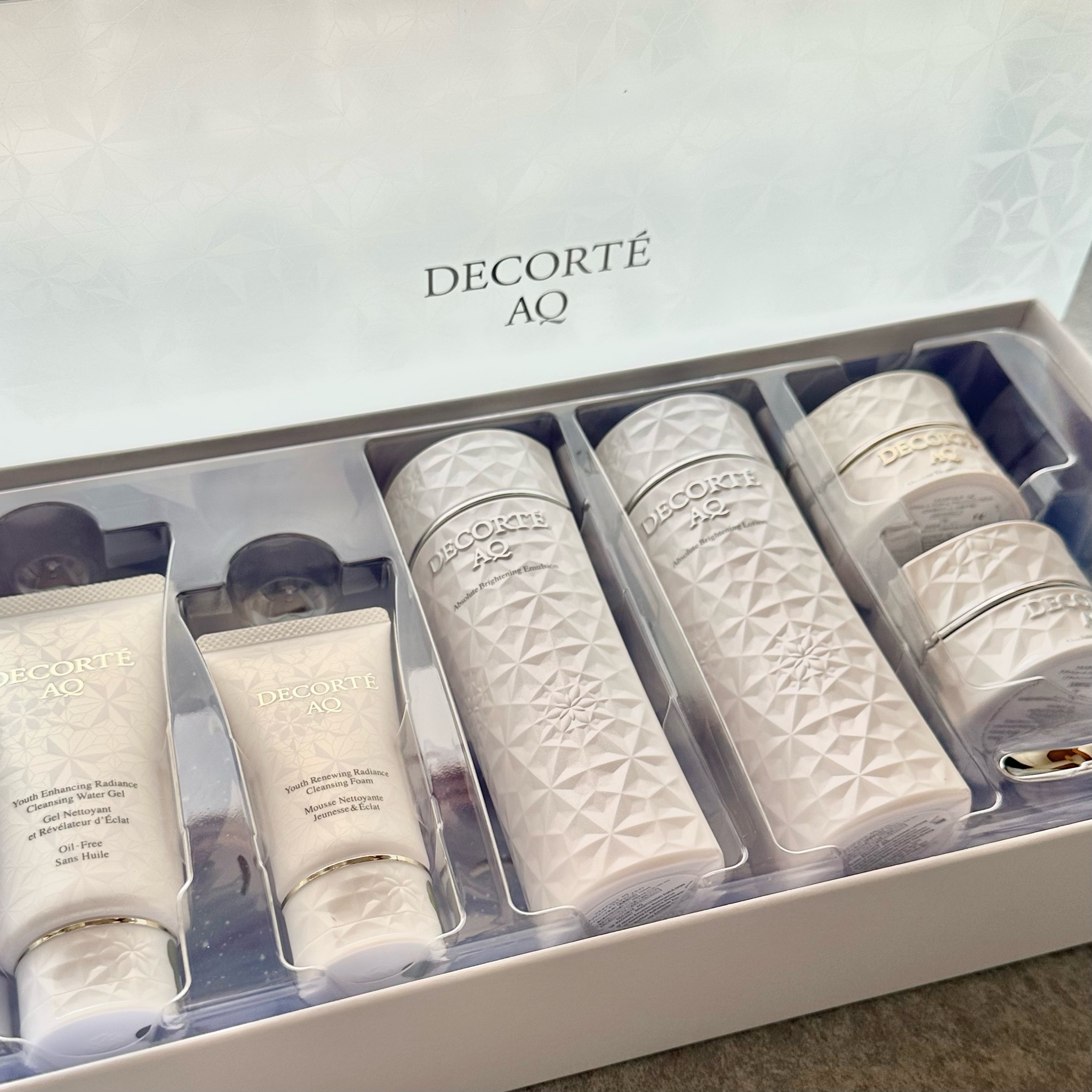 コスメデコルテ / AQ ブライト ラディアンス コフレIの公式商品情報