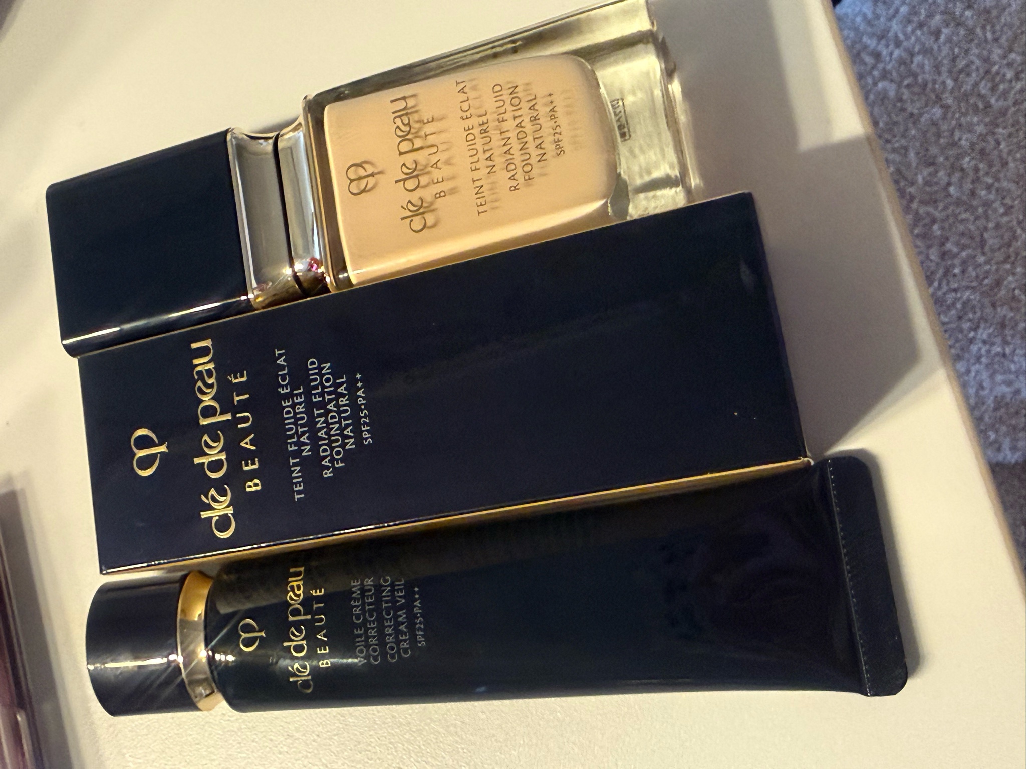 クレ・ド・ポー ボーテ / タンフリュイドエクラ ナチュレル ピンク