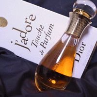 ディオール / ジャドール トゥッシュ ドゥ パルファンの公式商品情報