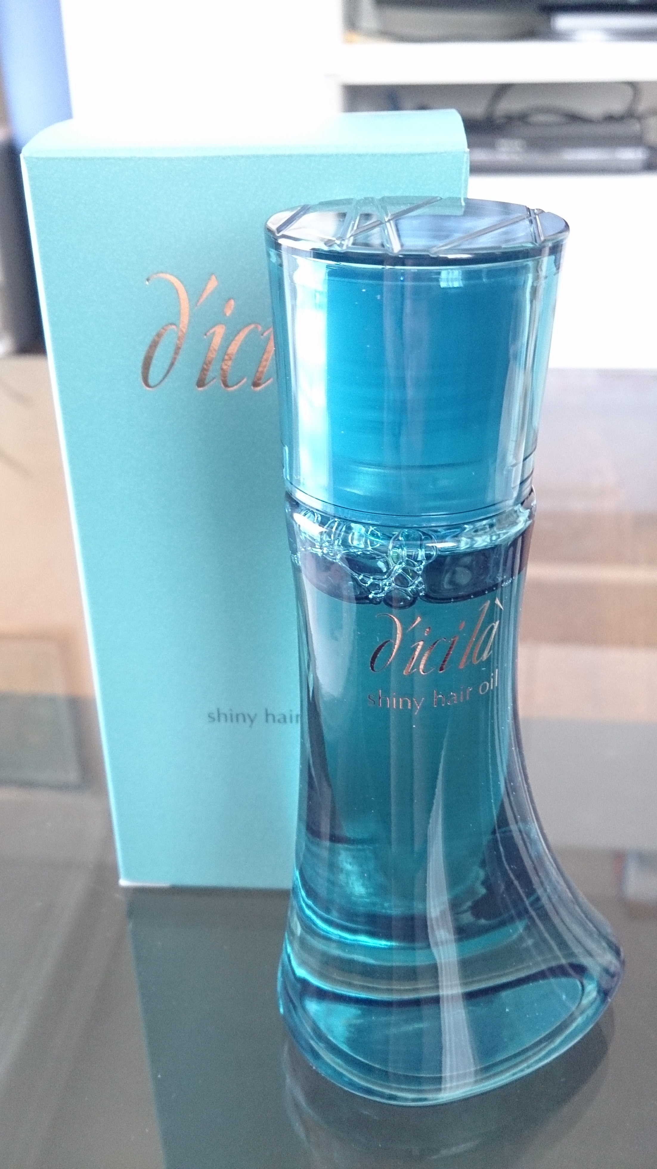 ディシラ / シャイニー ヘアオイルの公式商品情報｜美容・化粧品情報は