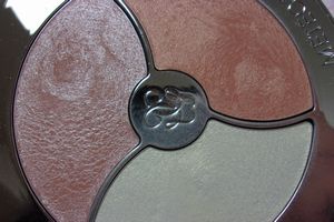 ゲラン / メテオリット パールダスト パレットの公式商品情報｜美容