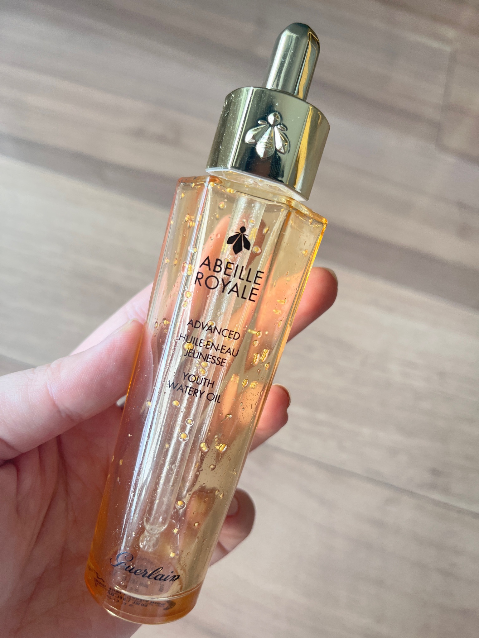 ゲラン / アベイユ ロイヤル アドバンスト ウォータリー オイルの公式