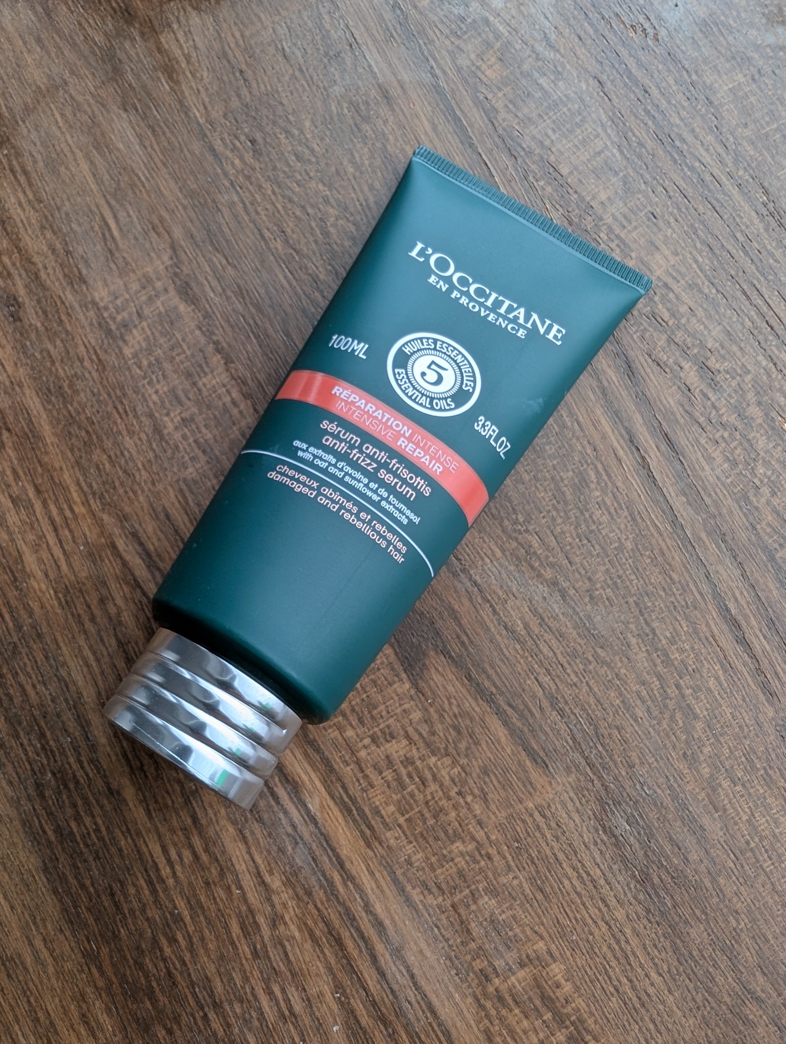 ロクシタン / ファイブハーブス リペアリングヘアミルクセラムの公式