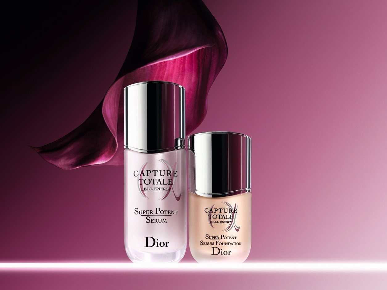 カプチュール トータル」からスーパー セラム ファンデーション登場