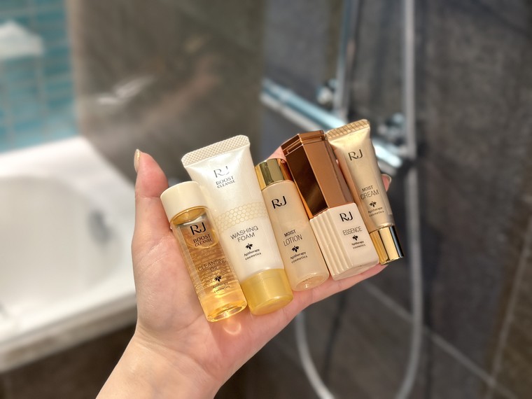 旅行コスメ】機内持ち込みもできる！夏に嬉しい美白美容液入り