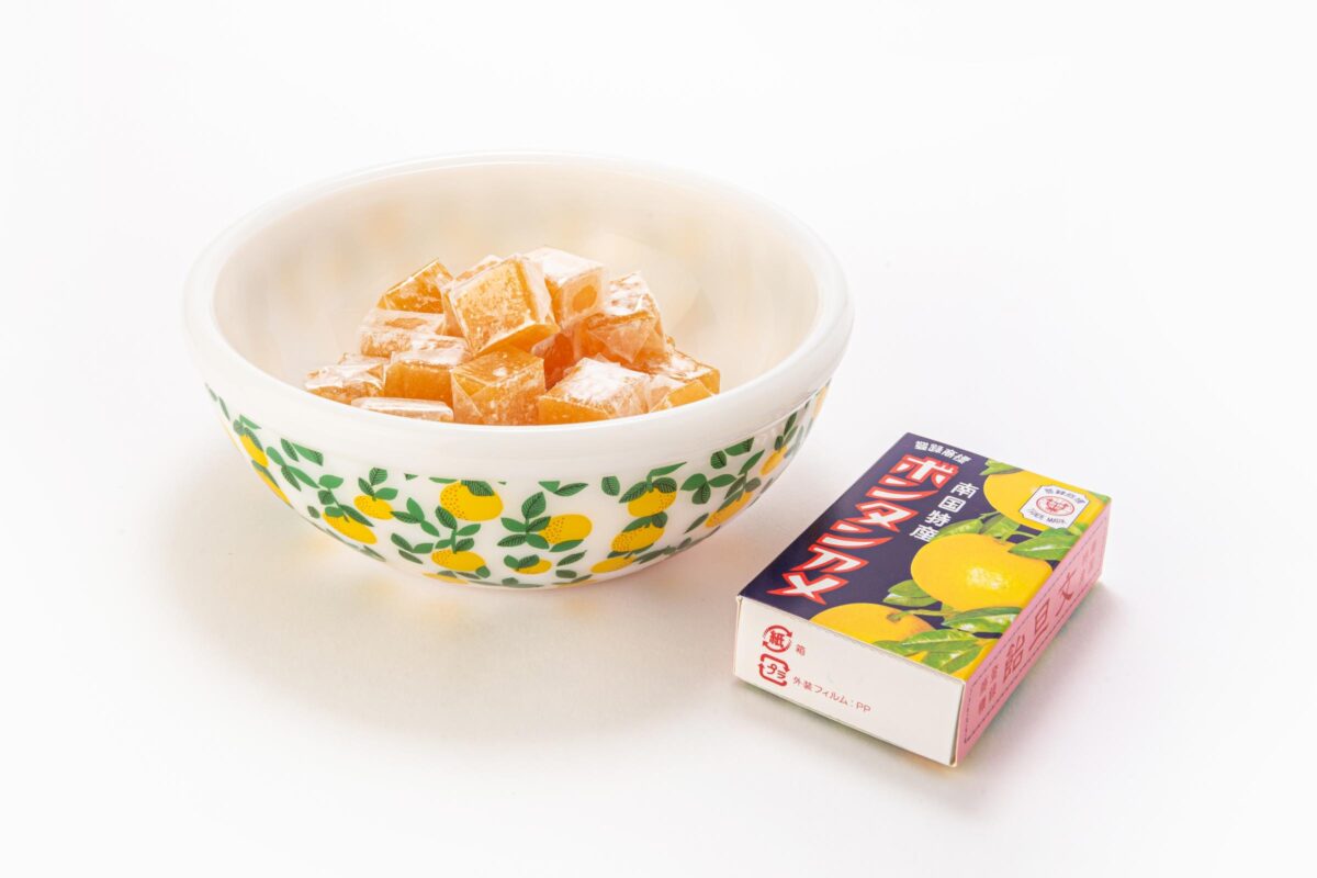 ボンタンアメ」とのコラボレーション 北欧のデザインテイストを