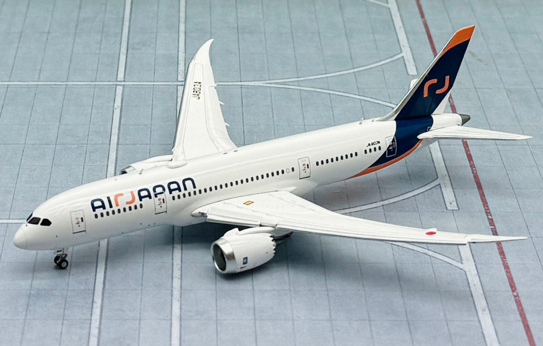 JC Wings 1/400 Air Japan Boeing 787-8 JA803A flaps down – First