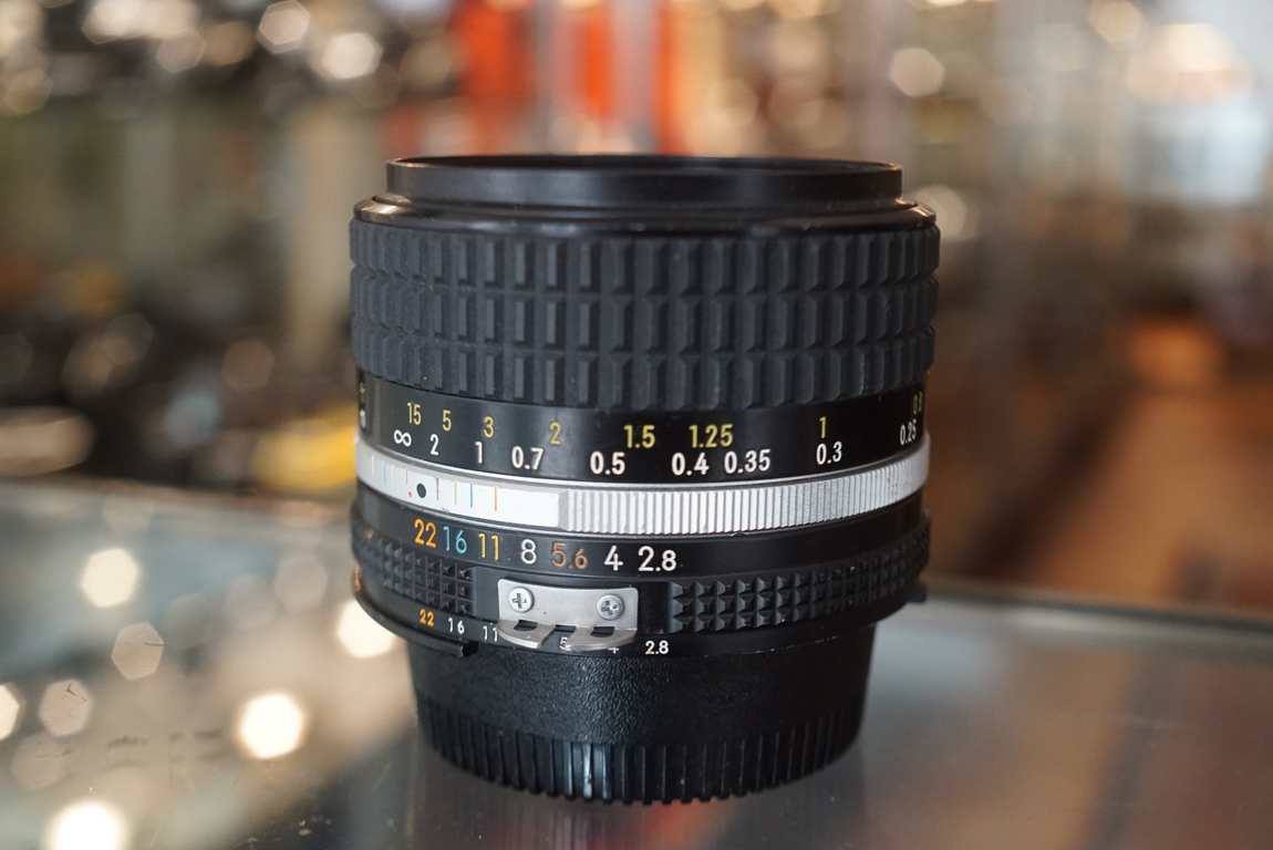 Nikon Nikkor 28mm F/2.8 AIS CRC lens - Fotohandel Delfshaven / MK
