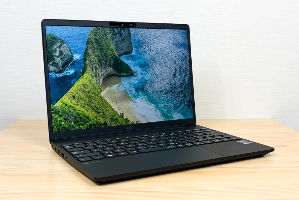 LAVIE Direct NEXTREME 2025年秋冬モデルの実機レビュー 超軽量・高