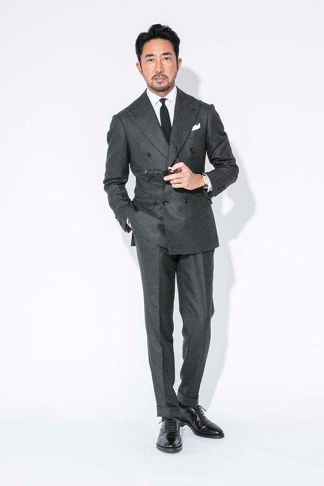 ダブルブレストのグレースーツ】イタリアの伊達男に倣って「不完全の美