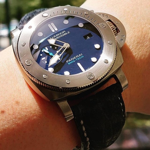 パネライのサブマーシブル】カバ革ベルトや青色が鮮やかな限定品も