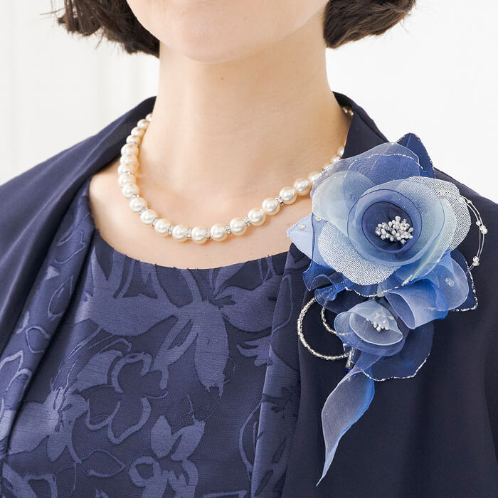 tokyo soire 東京ソワール◇大きめサイズ 華やかバラコサージュ ブルー