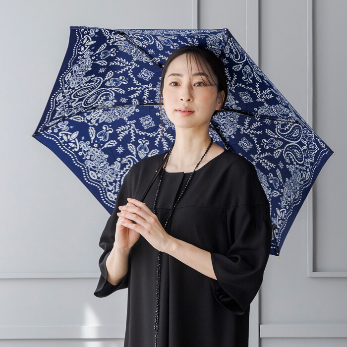 マニプリ｜軽量傘カレイドバンダナ ・ネイビー｜東京ソワール