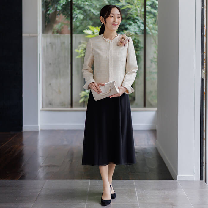 多彩色のお呼ばれジャケット 15号・ベージュ｜東京ソワール