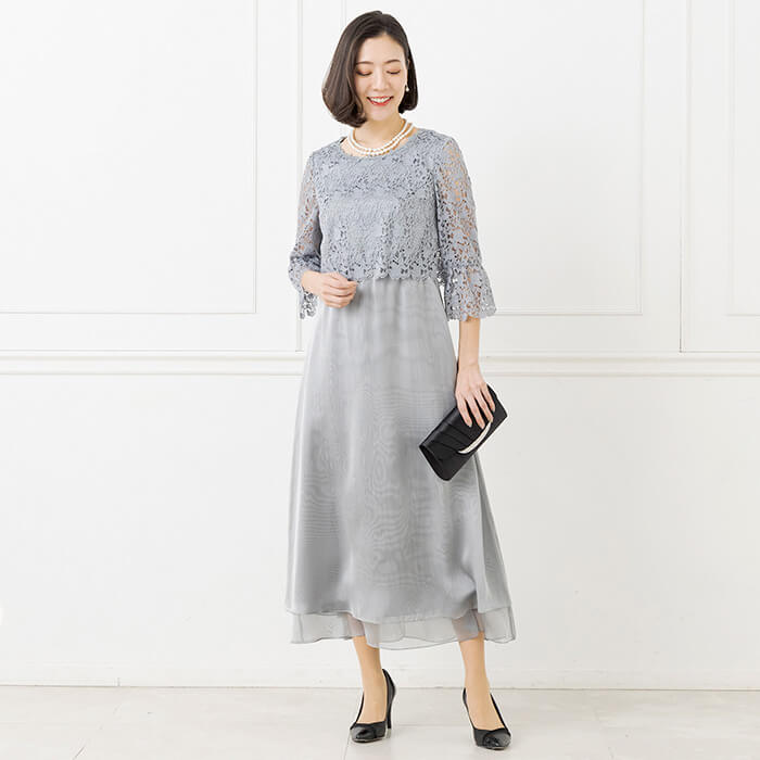 レース×オーガンのフレアーワンピース 9号・グレー｜東京ソワール
