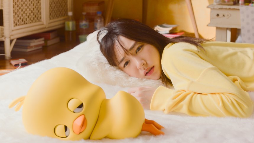 新垣結衣がやる気のない「ぐで垣結衣」に チキンラーメン新CM | CINRA