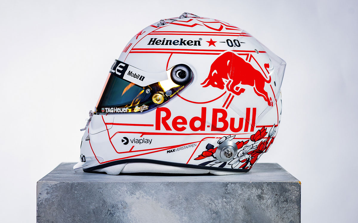 フェルスタッペン、F1日本GPに向けて特別ヘルメットを公開─敬意と和の