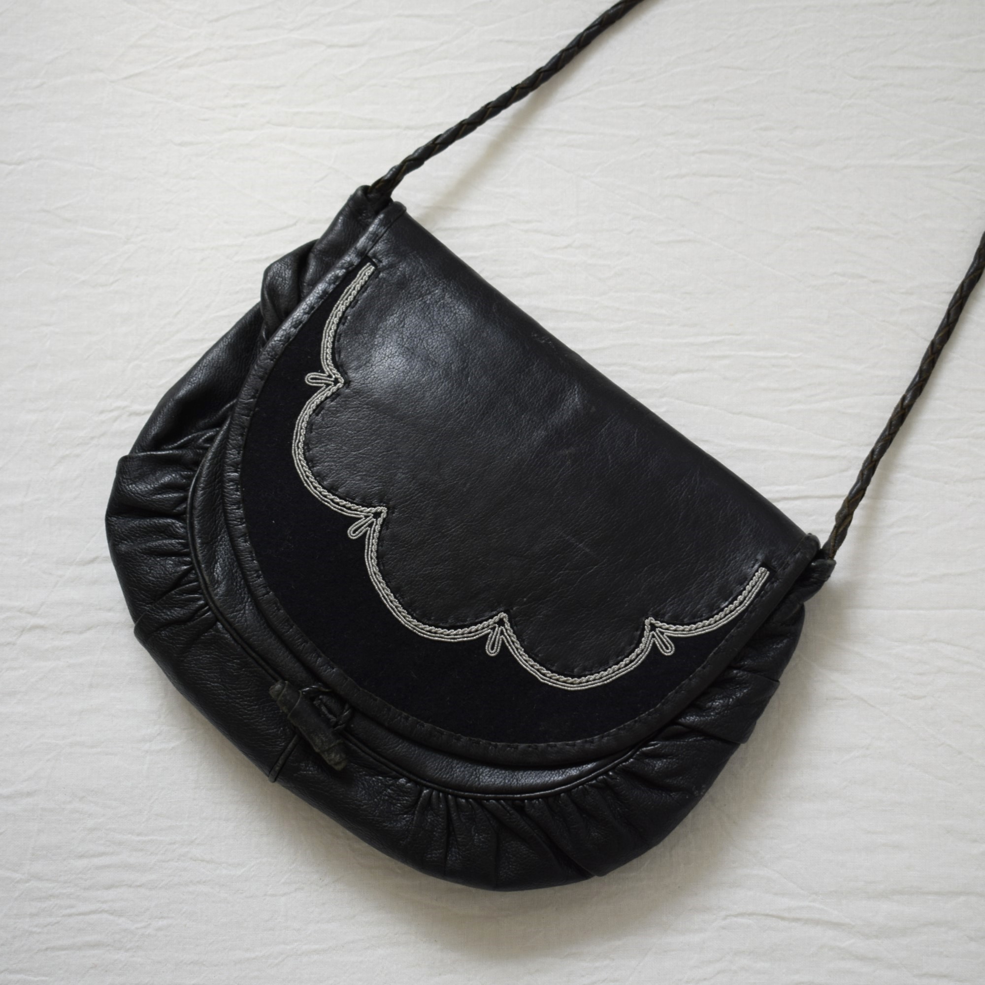 黒のポシェット / サーミ族の伝統工芸品 / ピューター刺繍 No.8