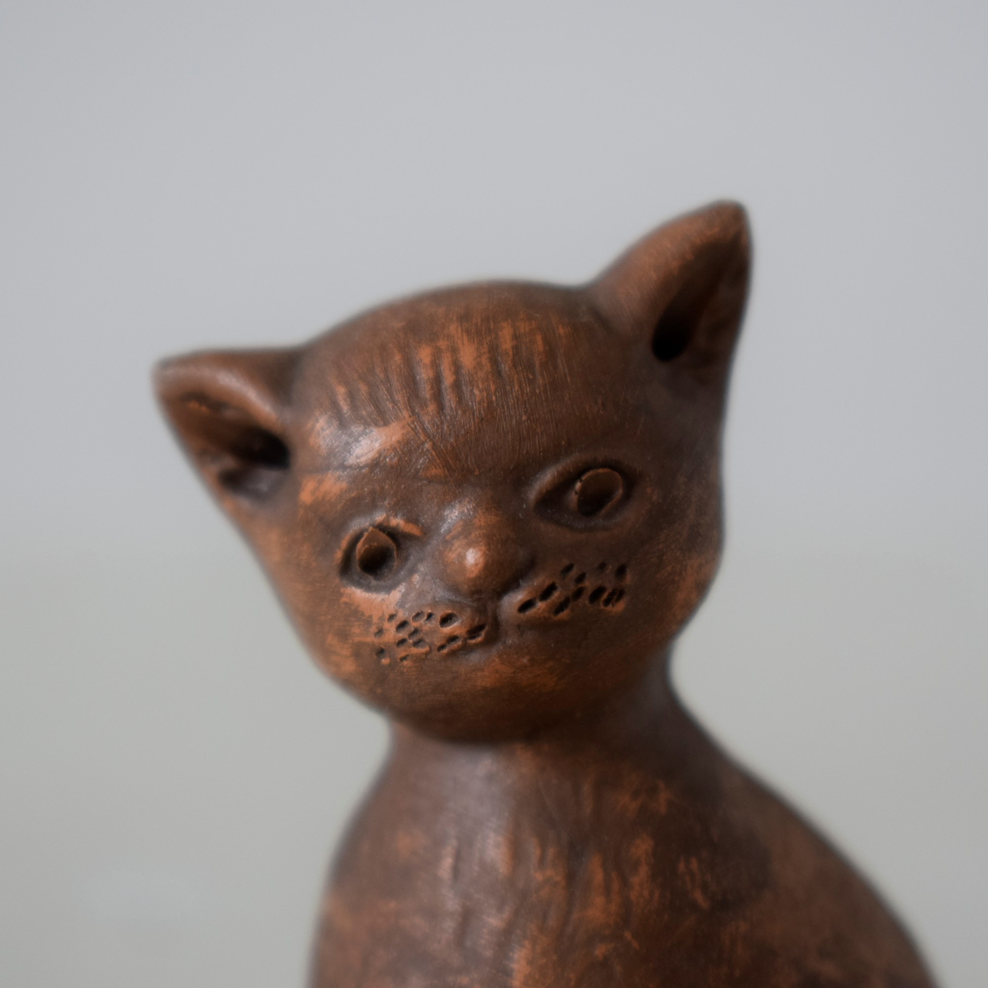 猫・ネコの置き物 / 素焼き・マット / Rutebo・ルーテボ / No.2