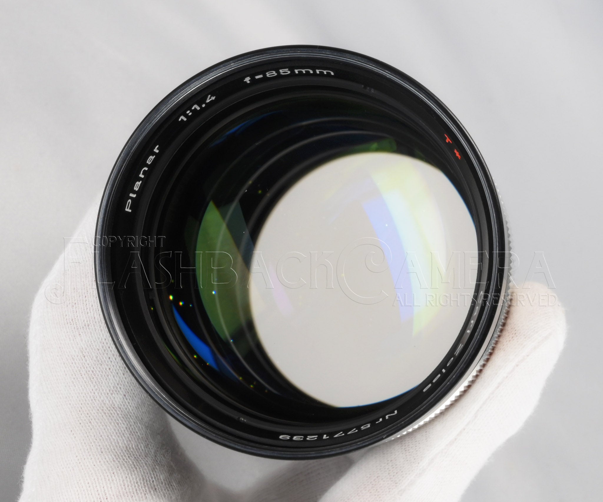 Planar 85mm f1.4 (Contarex) – FLASHBACK CAMERA