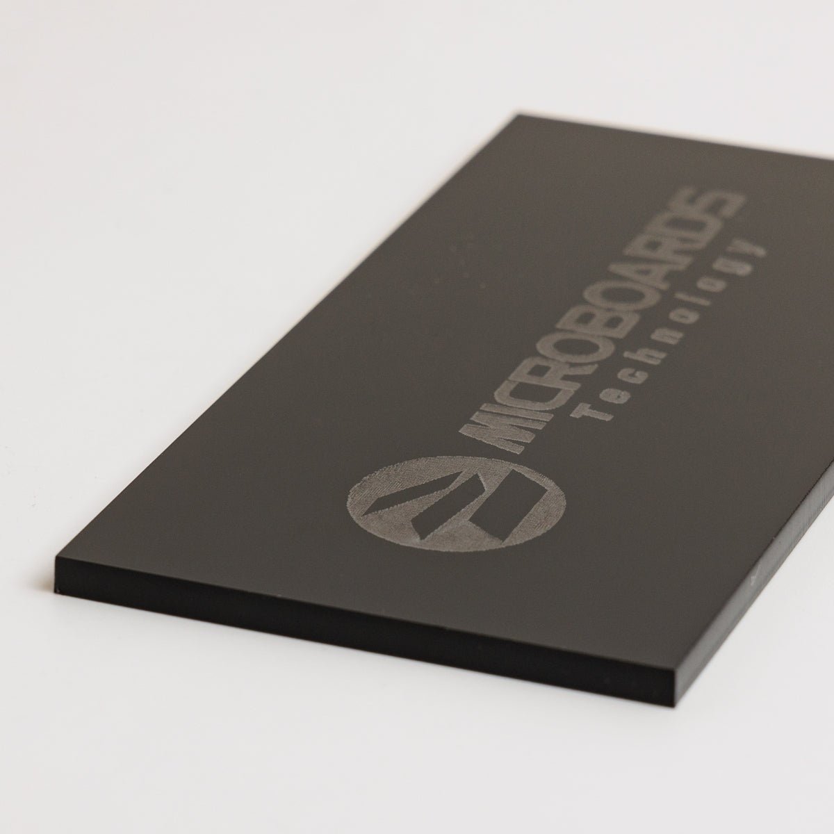 アクリル板（キャスト） 3mm厚 黒（レーザー加工用材料） – FLUX Japan