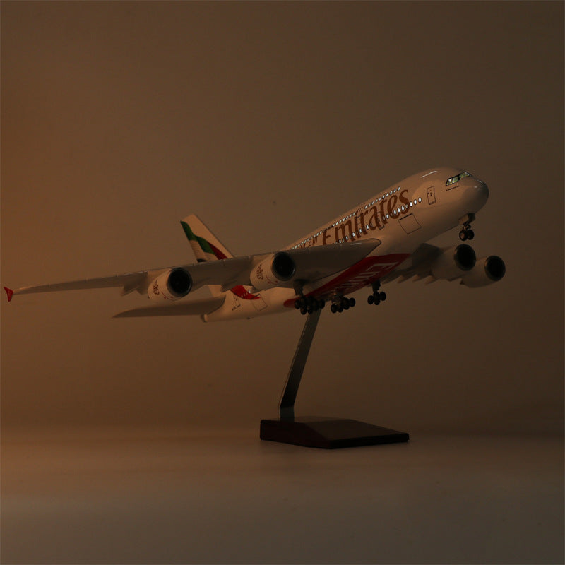 Airbus A380 New Emirates 1:160 – 47 cm / 18.5 in – LED Lights