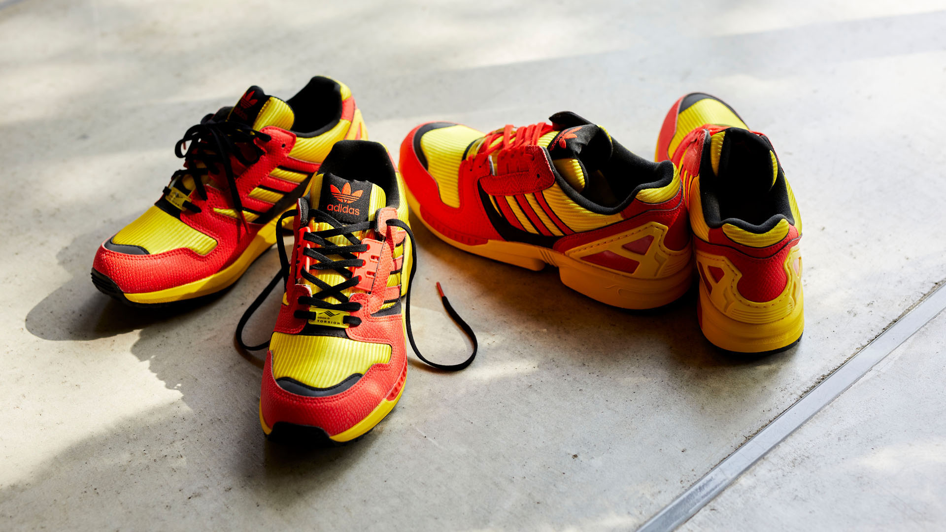 atmosから「adidas ZX 8000」の新作モデルが5⽉15⽇(⼟)登場！ ｜ FLY