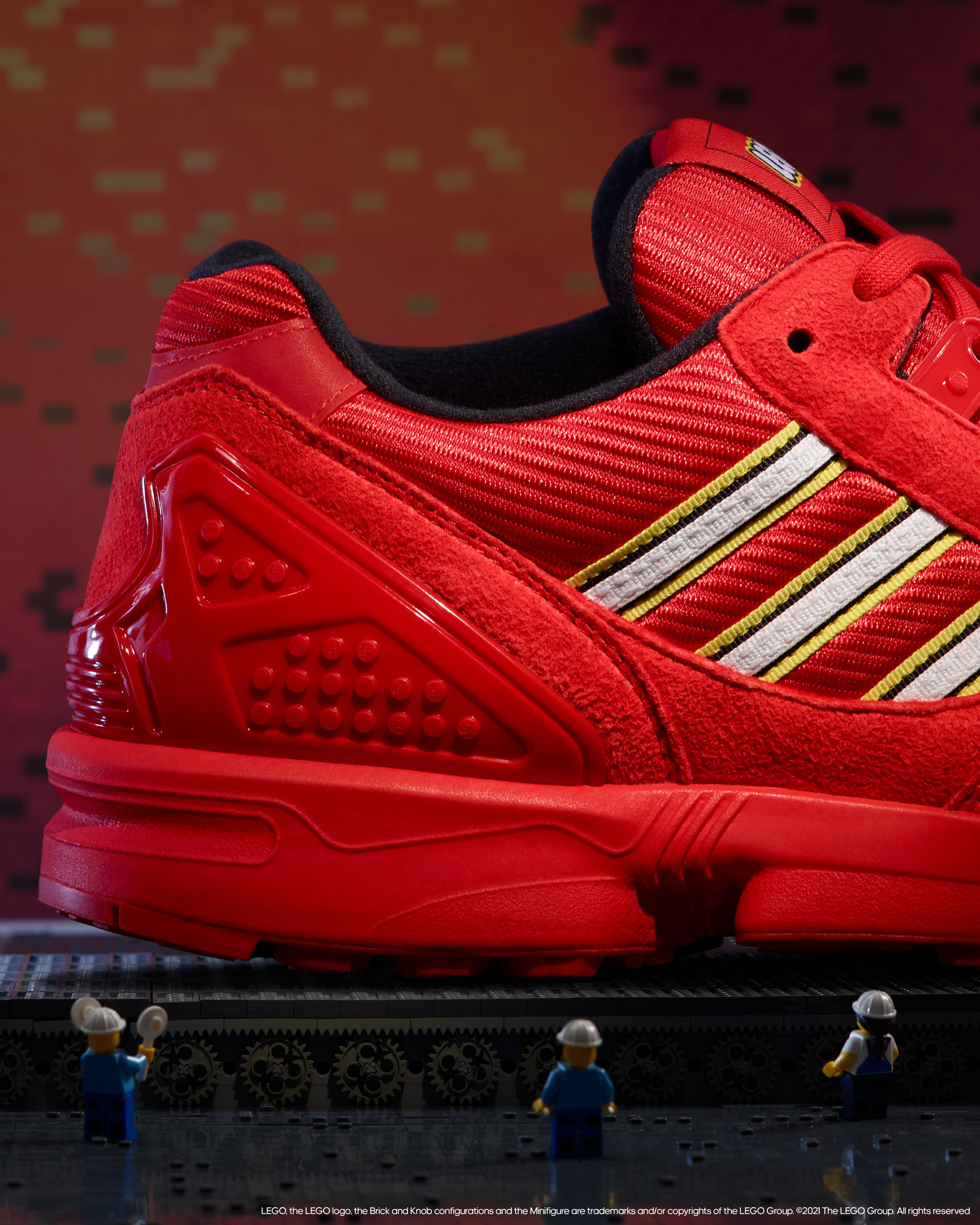 adidas OriginalsからLEGOとのコラボモデル「ZX8000 LEGO」が5月7日(金