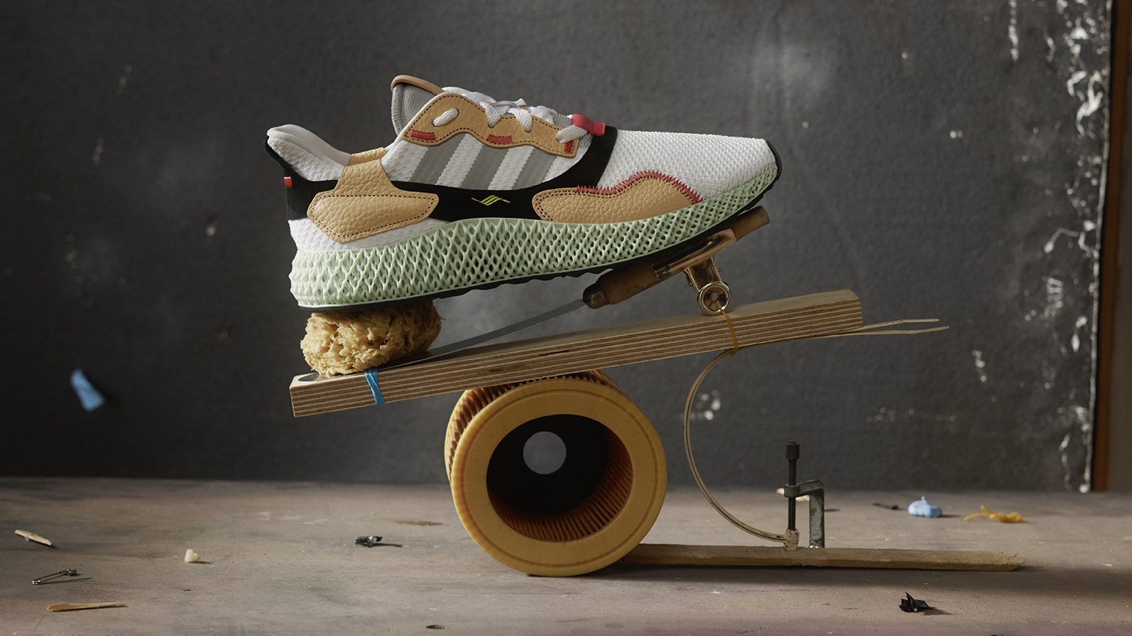 adidas OriginalsとHender Schemeのコラボコレクションから両者の