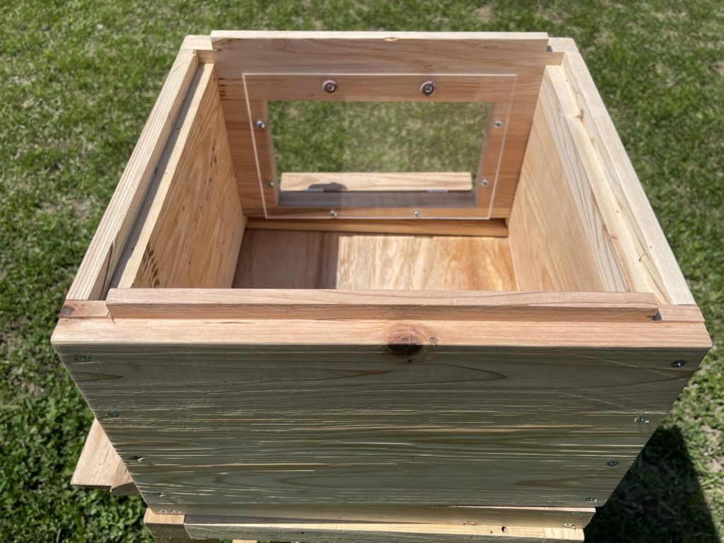 日本みつばちが喜ぶ巣枠式巣箱 | 株式会社 Freddo