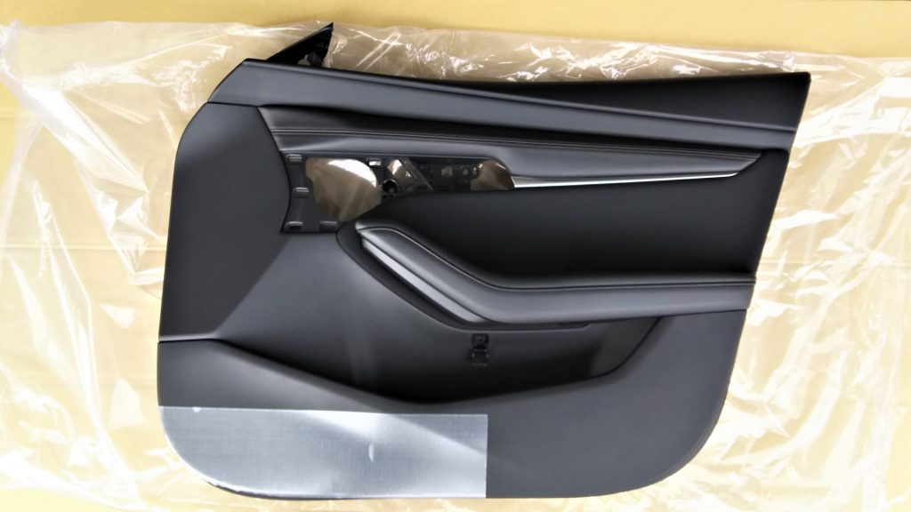 MAZDA：CX-8 , 3 ドアパネル部品一式 自動車部品販売事例 | フリー