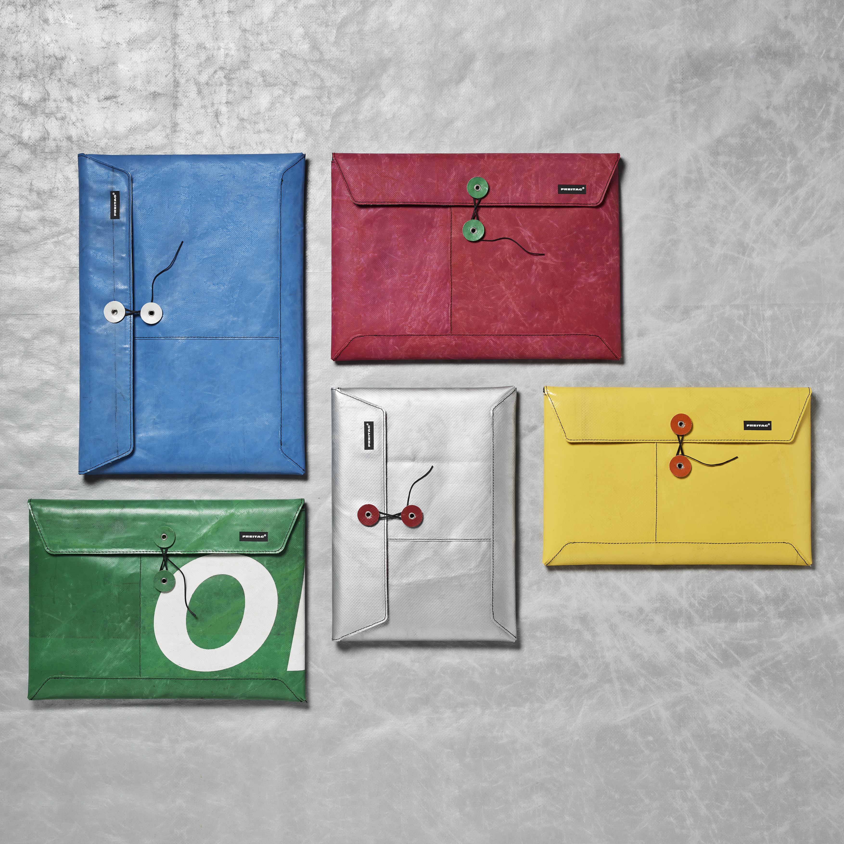 MacBook Air 2012 フライタグ（FREITAG）ケース付き MacBook Air 2012