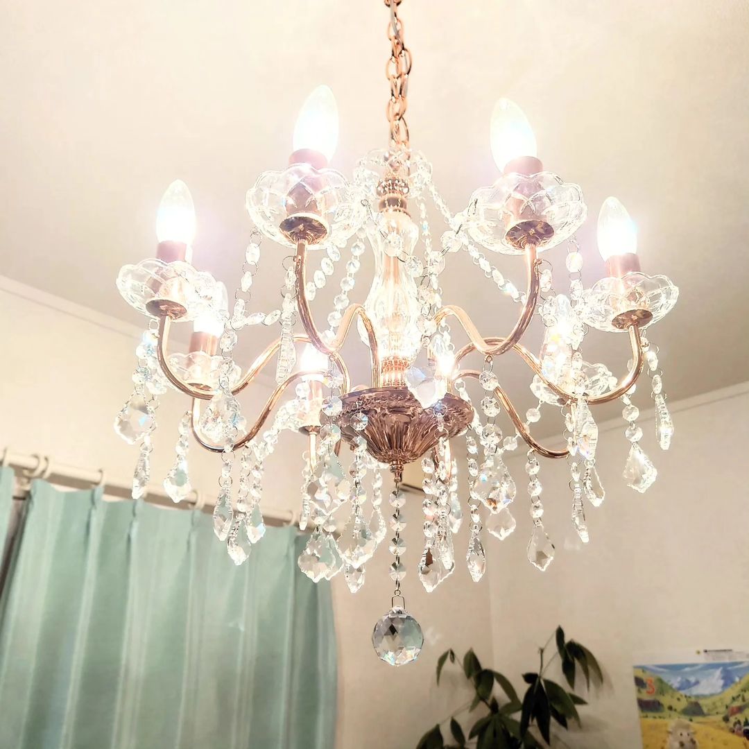 クリスタルガラスを仕様した煌びやかなシャンデリア | Francfranc