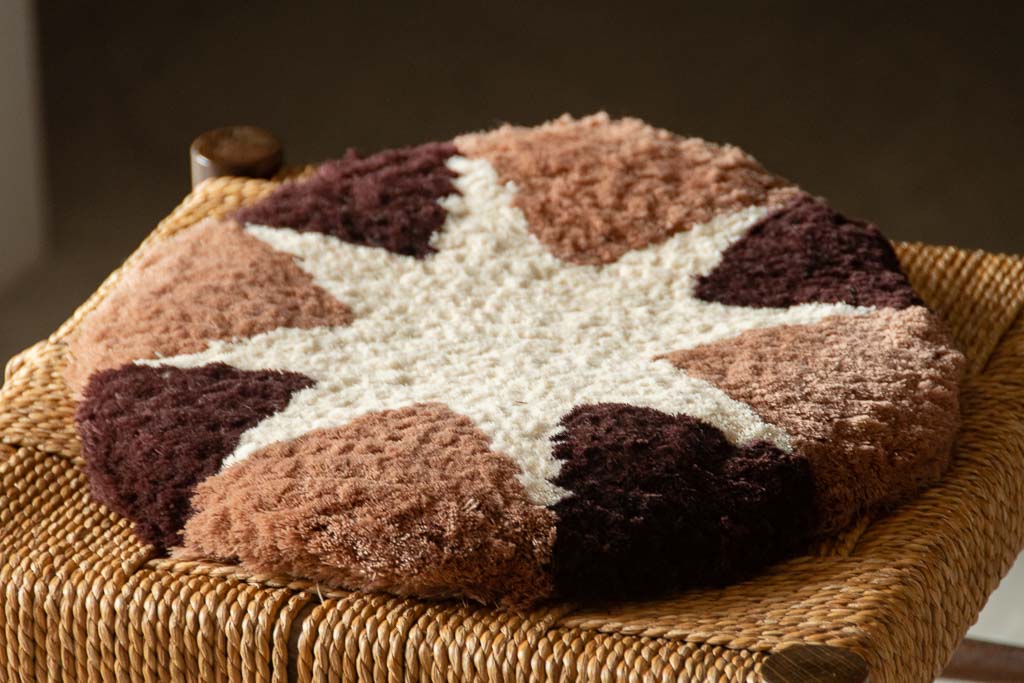 ノッティング 椅子敷き 丸型が入荷しました | FRANK暮らしの道具