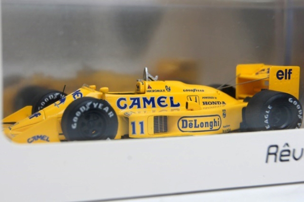 オートアート 1/18 ロータス 99T 中嶋悟 #11 箱付 88726 美品 ロータス