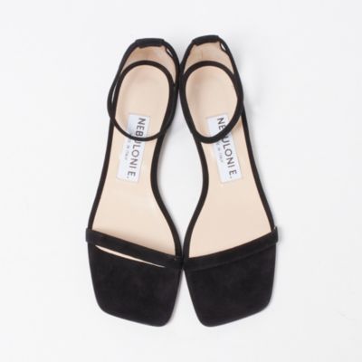 NEBULONI E.×eclat(ネブローニ×エクラ)のアンクルゴムフラットサンダル