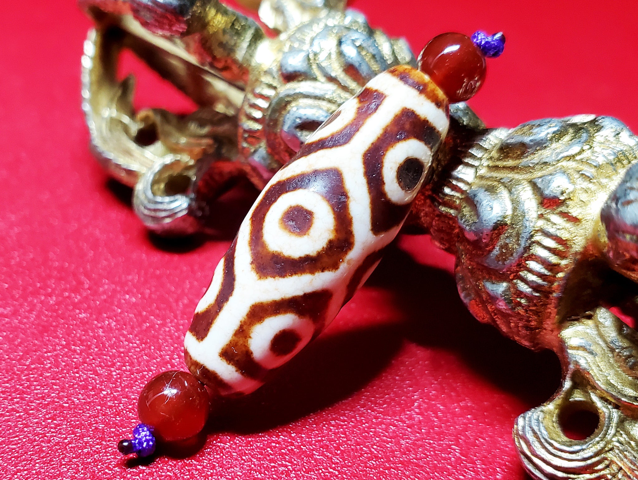 上肯天珠・亀甲九眼天珠 – 天然石の店 ふうちゃん