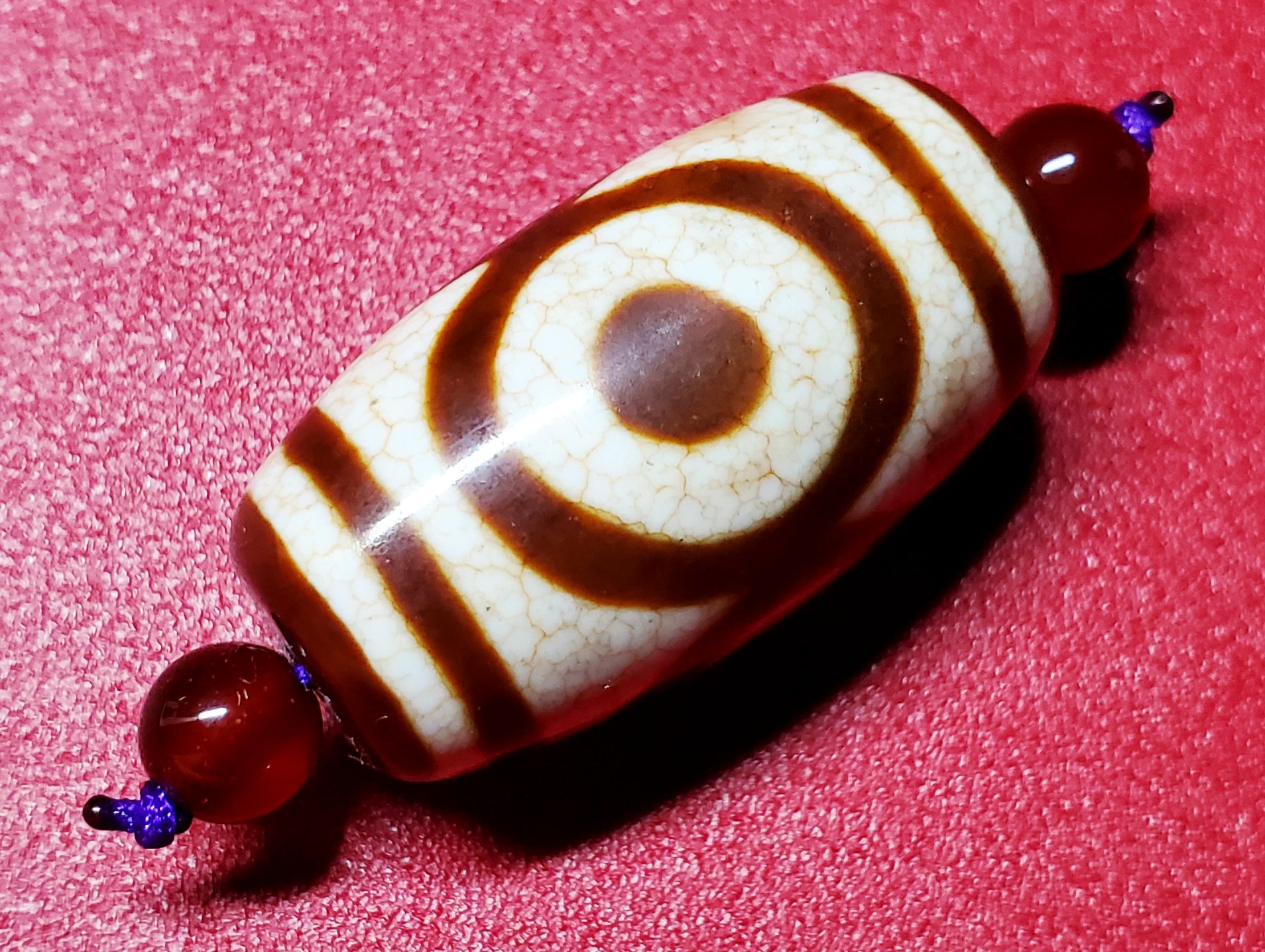 上肯天珠・虎牙三眼天珠 – 天然石の店 ふうちゃん