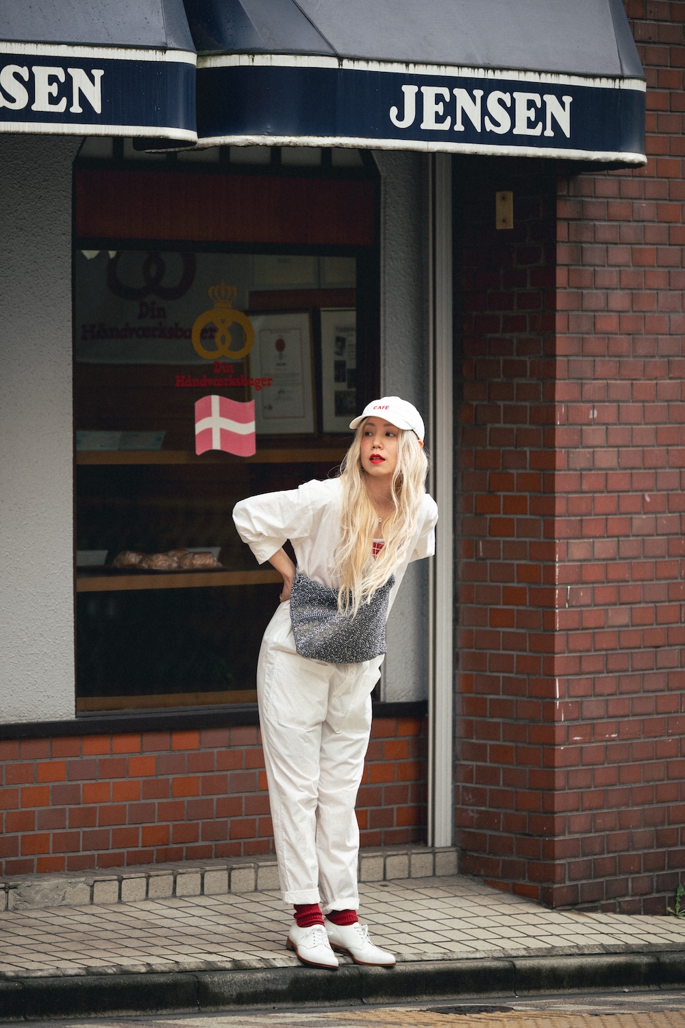 オールインワンスタイルに上品さを添える、《アンテプリマ》のアートな