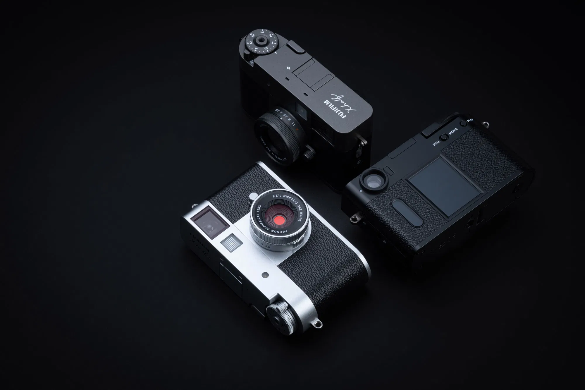 Fujifilm Launches Compact Digital Camera “X half (FUJIFILM X-HF1