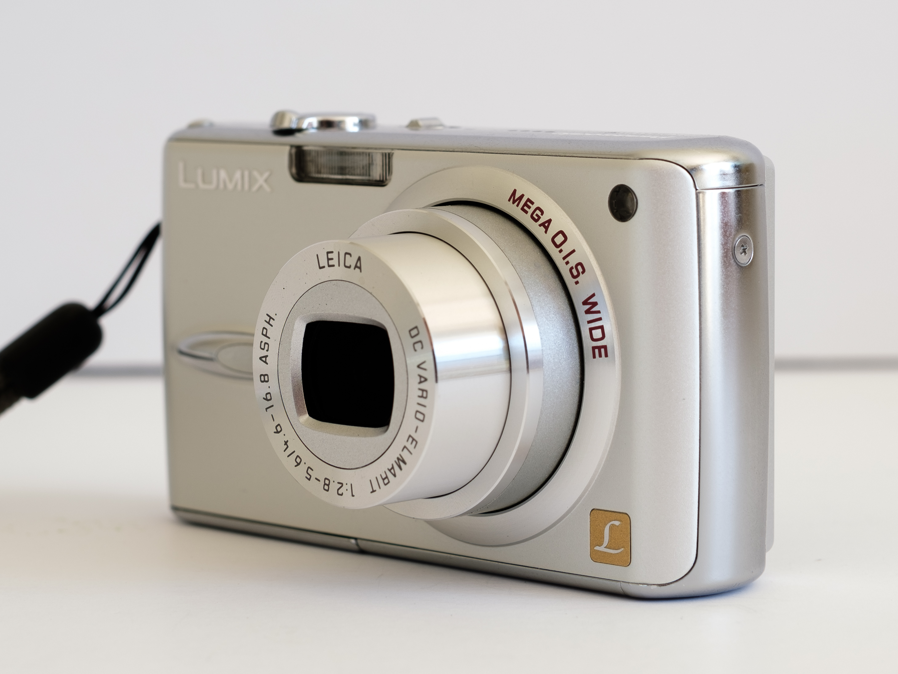 Resurrecting an Old Lumix FX01 Point 'n' Shoot | Fujifilm & Nikon