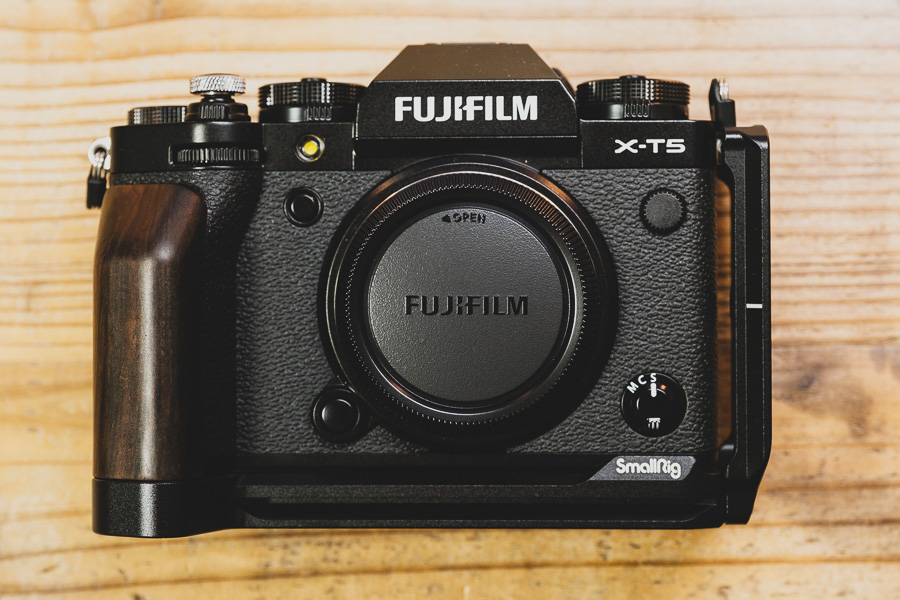 X-T5 に SmallRig のグリップ付きL型ブラケットを購入｜FUJI X がある生活