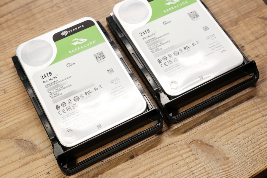 NAS】Synology DS225+ と 24TB HDD x2 を購入！【Synology DS118から