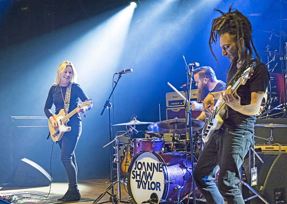 The X-T10: Perfect Gig Camera – FUJILOVE MAGAZINE