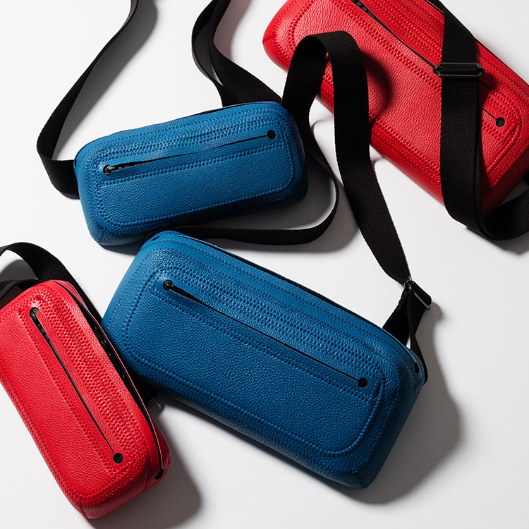 NAOTO SATOH】スクエアボディバッグ／マイクロスクエアボディバッグ