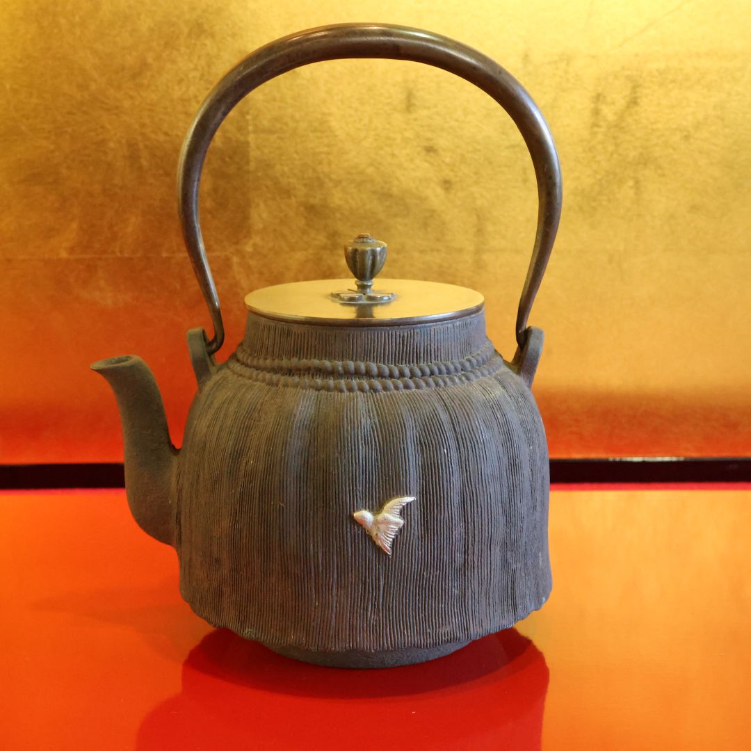 福岡骨董品 鉄瓶 千鳥 銀象嵌 龍文堂造