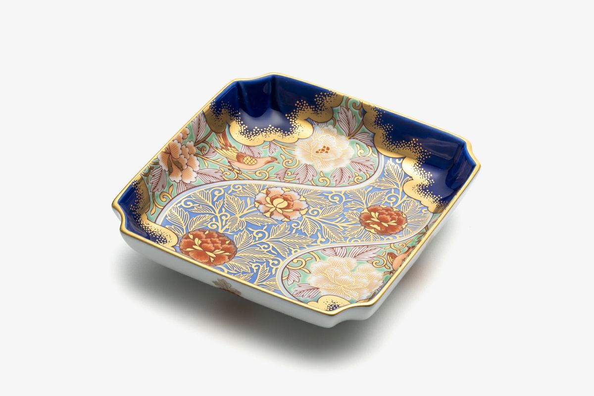 出石焼 牡丹刻 輪花皿 十九客 時代箱付 N 7093A 出石焼 牡丹刻 輪花皿