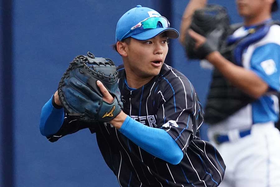 強肩だけじゃない…打率.500＆盗塁 覚醒気配のハム23歳…「面白い」新庄