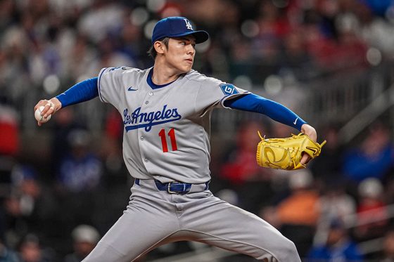 佐々木朗希、ビールシャワーで祝福 メジャー初勝利に同僚も大喜び